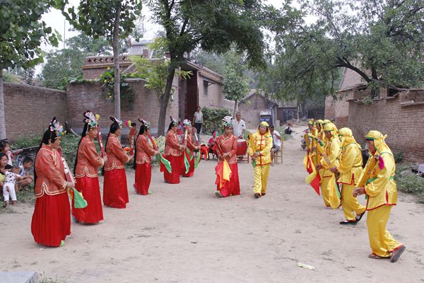 菏泽鄄城商羊舞演出现场